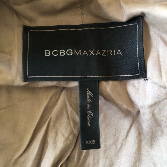 Women’s Jacket - Picture 2 of 8